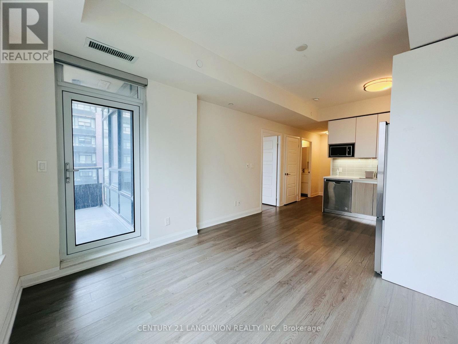 605 - 15 Water Walk Drive, Markham, Ontario  L6G 0G2 - Photo 9 - N13041698