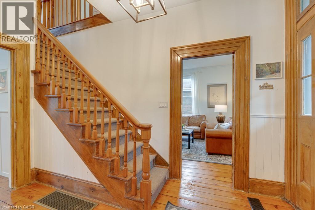 10 Badenoch Street, Morriston, Ontario  N0B 2C0 - Photo 4 - 40819043