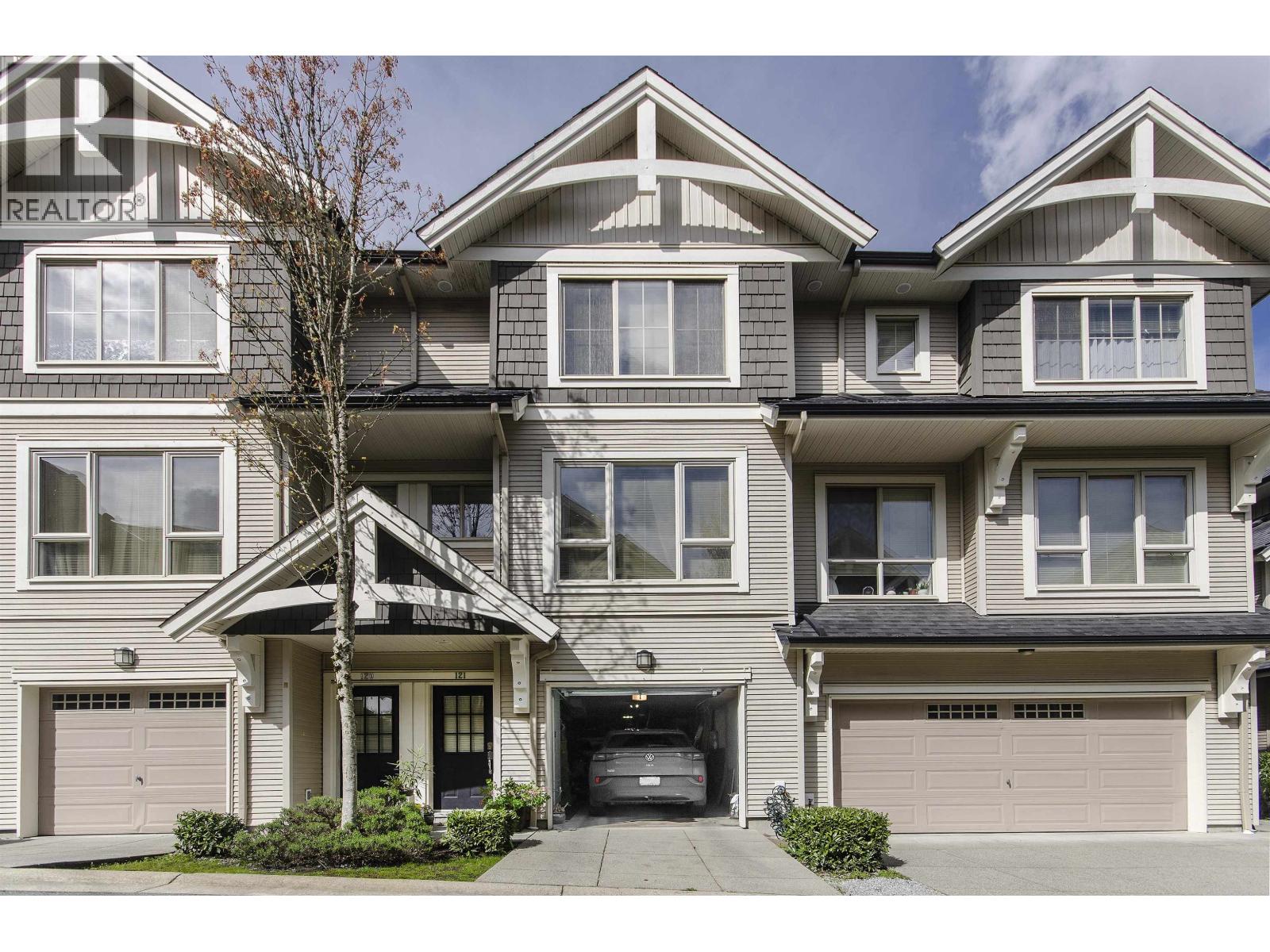 121 3105 Dayanee Springs Boulevard, Coquitlam, British Columbia  V3E 0C2 - Photo 1 - R3113194