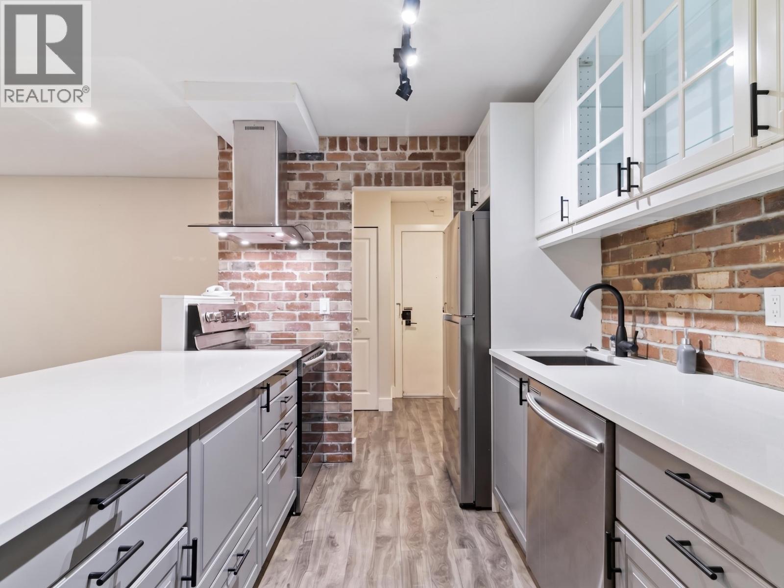 114 2250 Oxford Street, Vancouver, British Columbia  V5L 1G1 - Photo 3 - R3114318