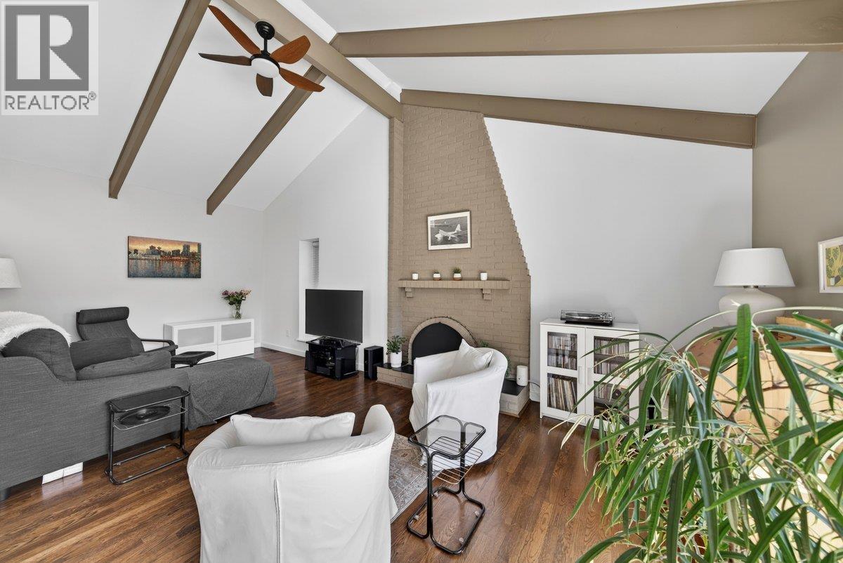 23419 Tamarack Lane, Maple Ridge, British Columbia  V2W 1A8 - Photo 9 - R3110272