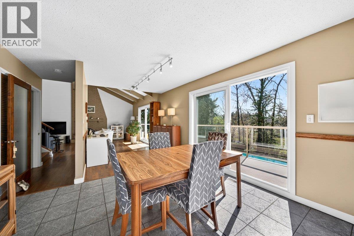 23419 Tamarack Lane, Maple Ridge, British Columbia  V2W 1A8 - Photo 16 - R3110272