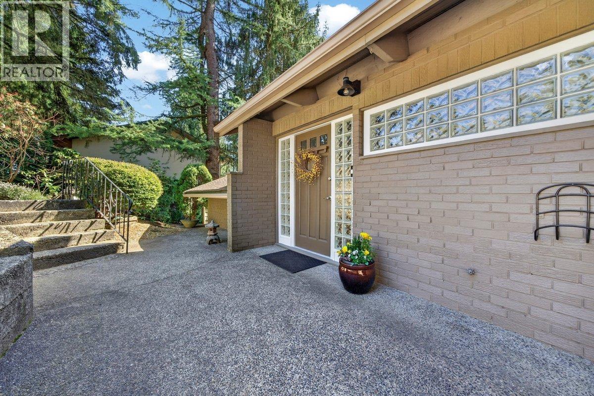 23419 Tamarack Lane, Maple Ridge, British Columbia  V2W 1A8 - Photo 4 - R3110272
