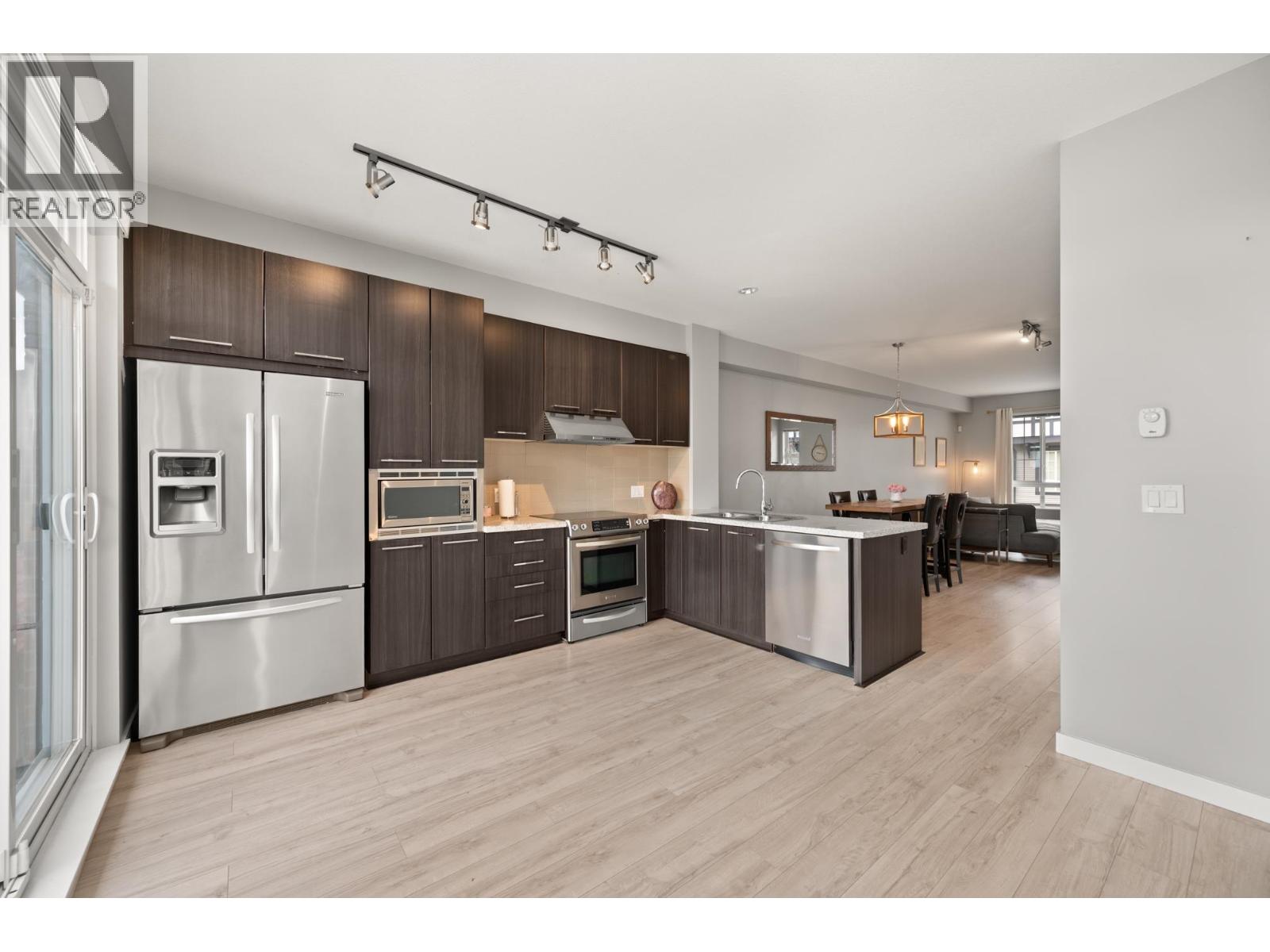 27 1338 Hames Crescent, Coquitlam, British Columbia  V3E 0J2 - Photo 7 - R3115307