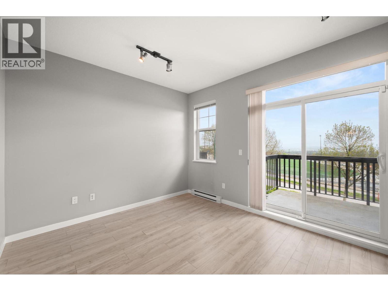 27 1338 Hames Crescent, Coquitlam, British Columbia  V3E 0J2 - Photo 8 - R3115307