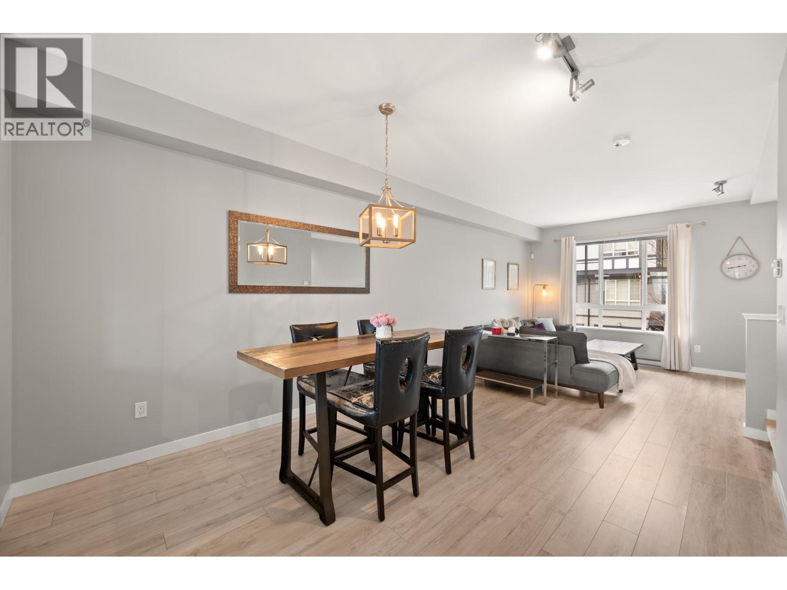 27 1338 Hames Crescent, Coquitlam, British Columbia  V3E 0J2 - Photo 4 - R3115307