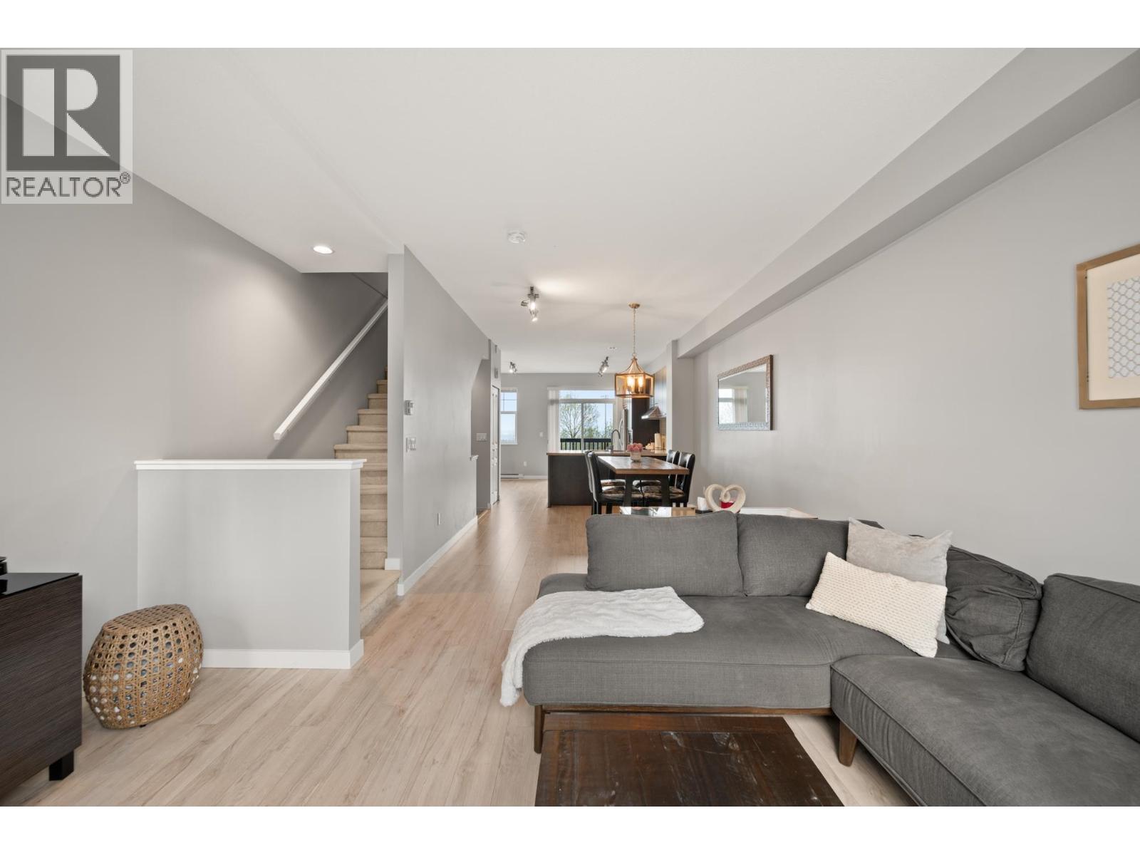 27 1338 Hames Crescent, Coquitlam, British Columbia  V3E 0J2 - Photo 3 - R3115307