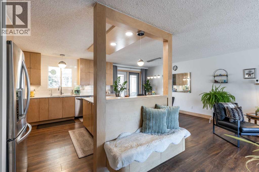 16 Rossland Court Se, Medicine Hat, Alberta  T1B 2M2 - Photo 6 - A2300439