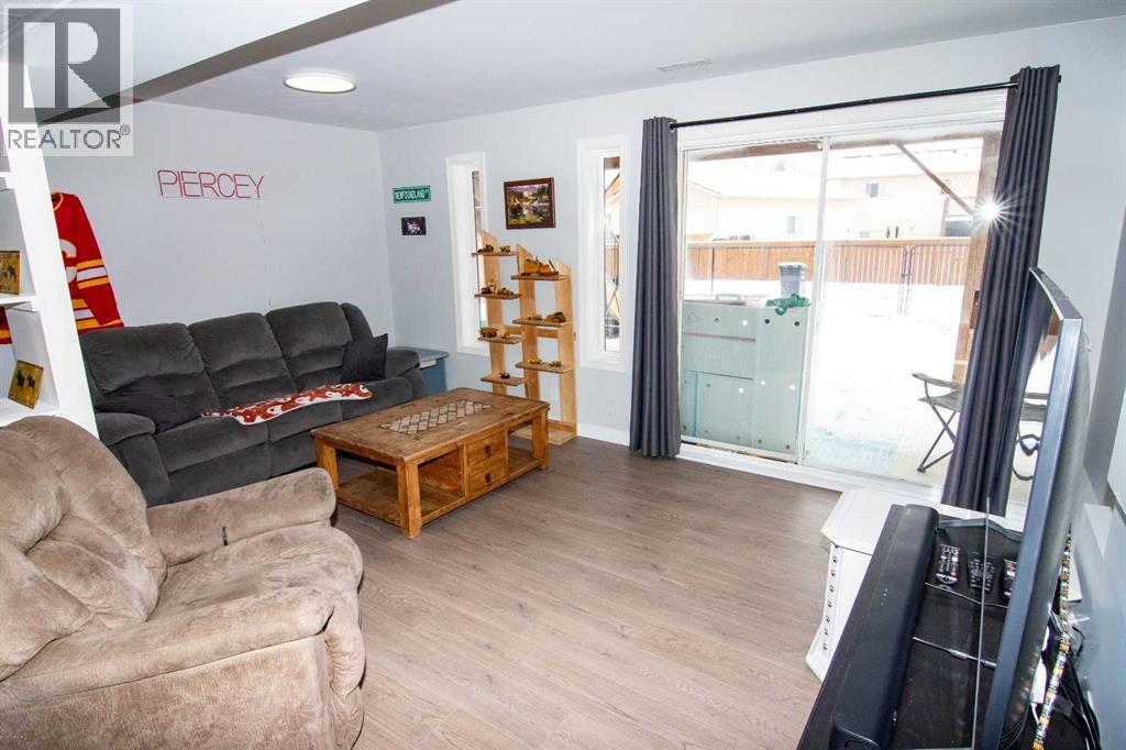 318 Strathford Crescent, Strathmore, Alberta  T1P 1N9 - Photo 31 - A2291394