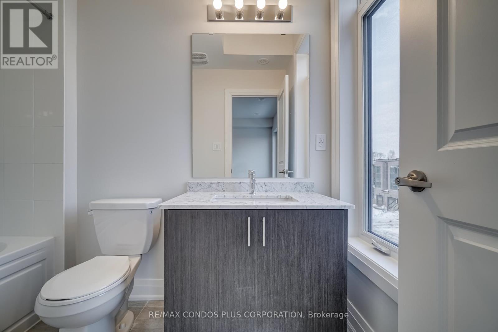 4 Wild Rose Gardens, Toronto, Ontario  M6L 0A5 - Photo 11 - W13041552