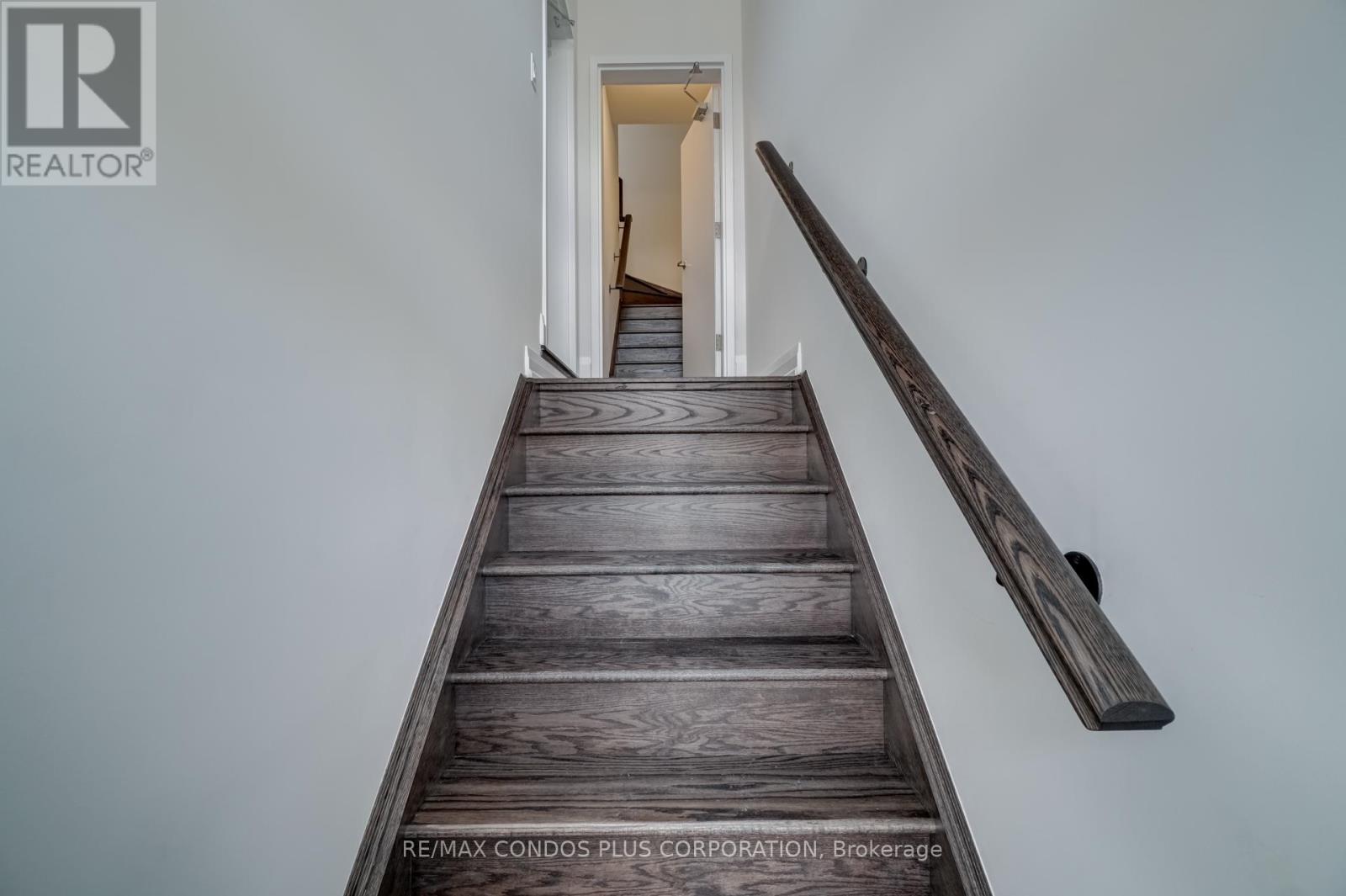 4 Wild Rose Gardens, Toronto, Ontario  M6L 0A5 - Photo 16 - W13041552