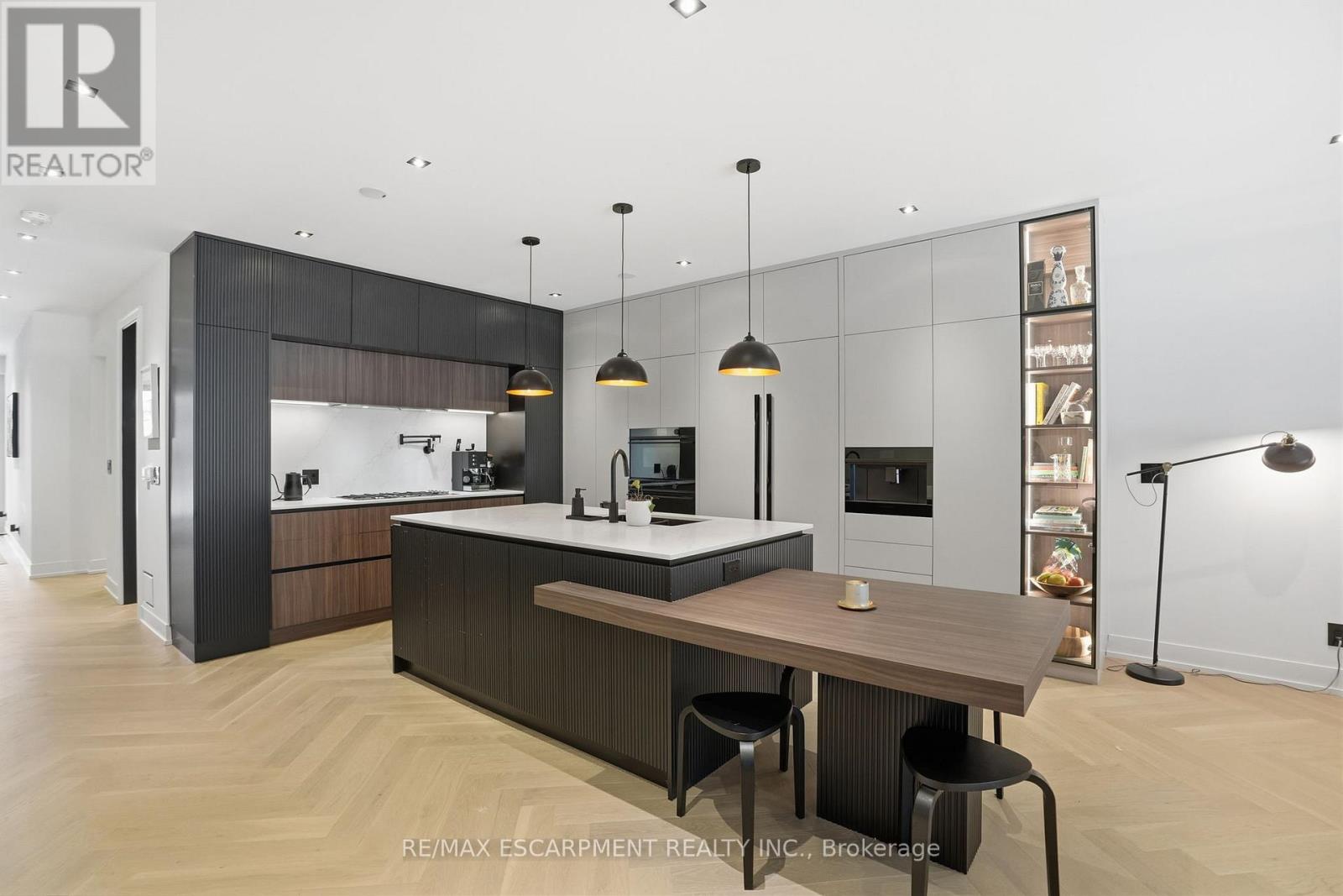 20b Broadview Avenue, Mississauga, Ontario  L5H 2S8 - Photo 13 - W13041622