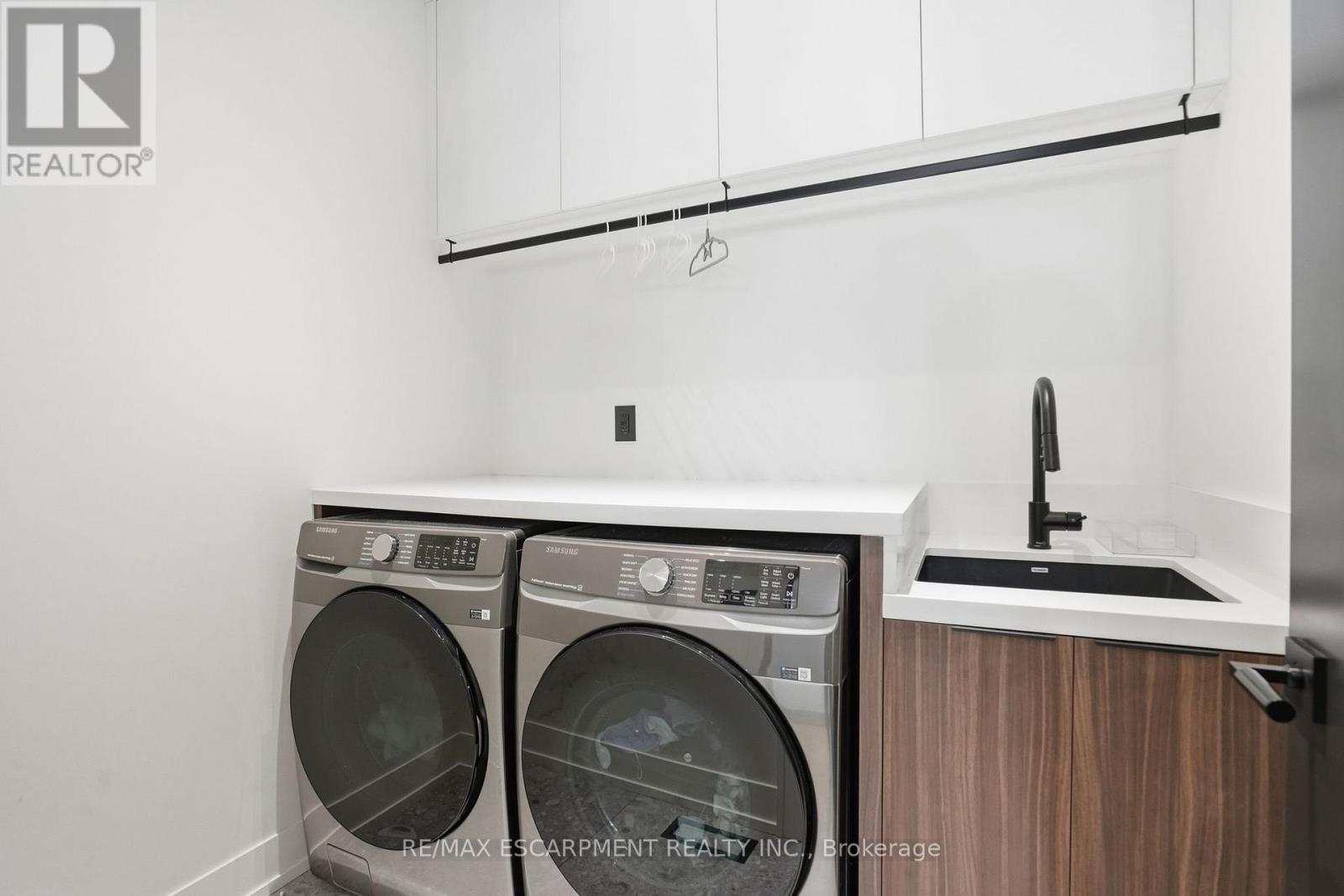 20b Broadview Avenue, Mississauga, Ontario  L5H 2S8 - Photo 38 - W13041622