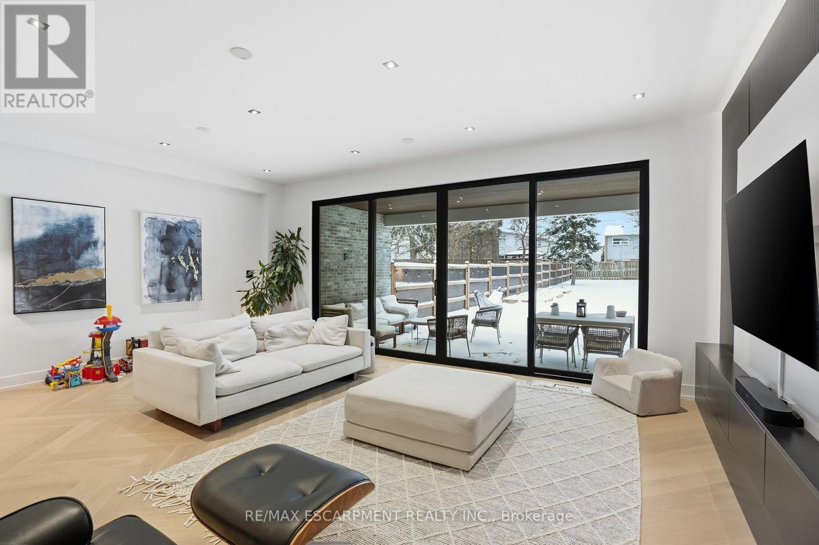 20b Broadview Avenue, Mississauga, Ontario  L5H 2S8 - Photo 8 - W13041622