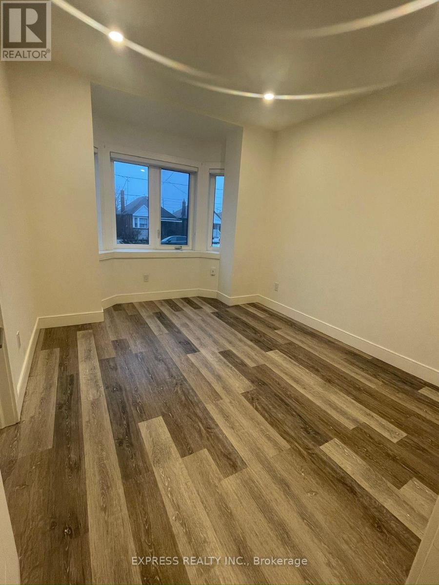 Main - 71 Chamberlain Avenue, Toronto, Ontario  M6E 4J9 - Photo 7 - W13041642