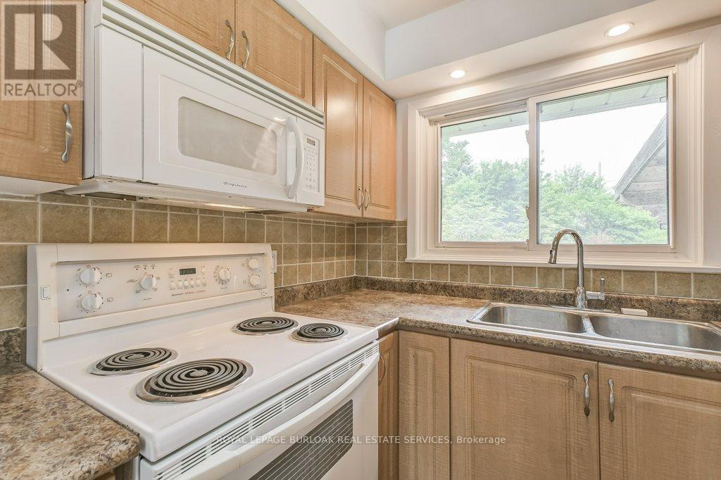 1334 Langdale Crescent, Oakville, Ontario  L6H 2K8 - Photo 12 - W13041680