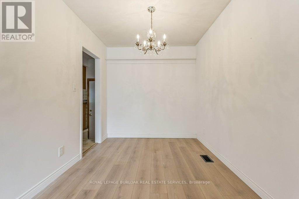 1334 Langdale Crescent, Oakville, Ontario  L6H 2K8 - Photo 8 - W13041680