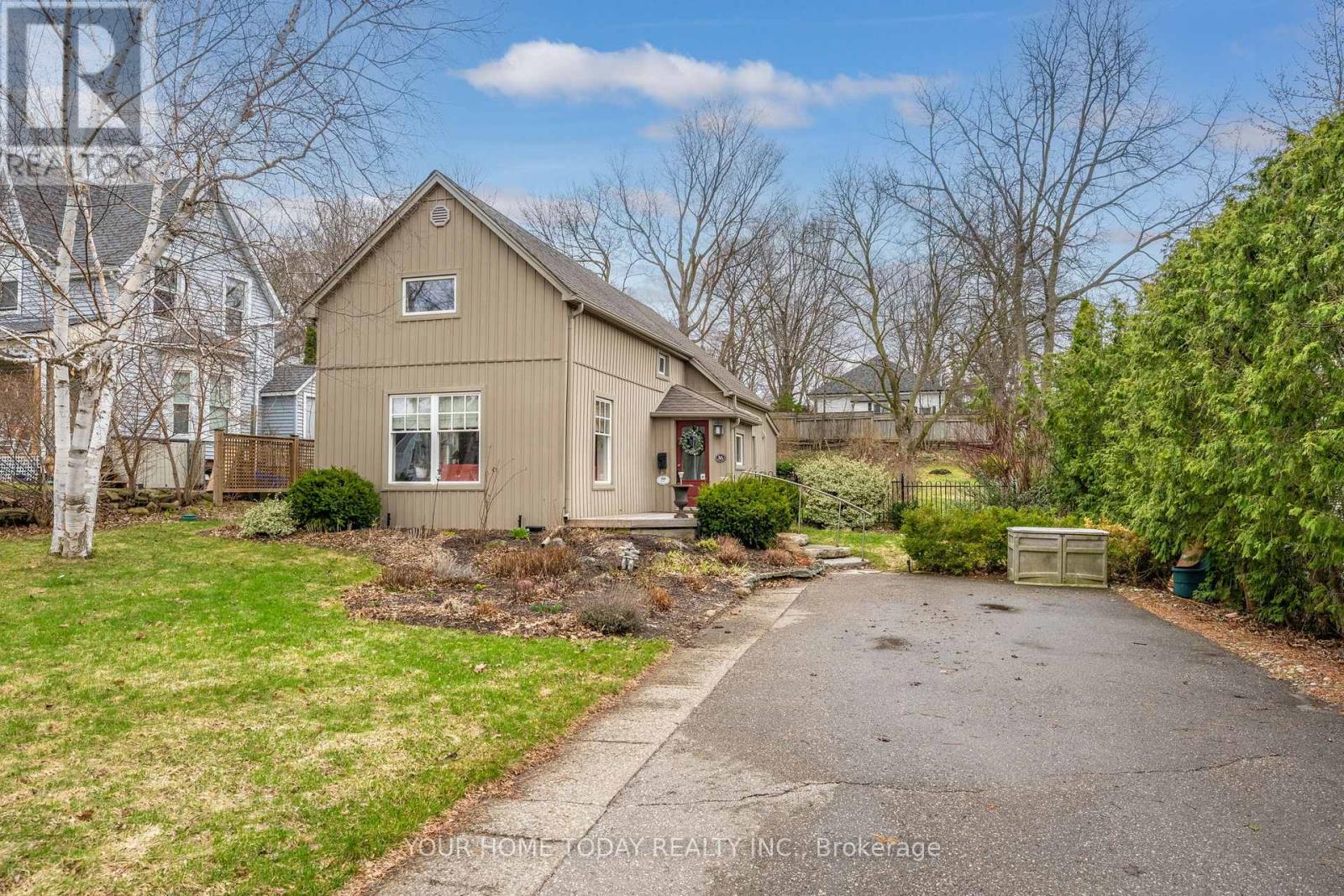 36 QUEEN STREET, Halton Hills, Ontario