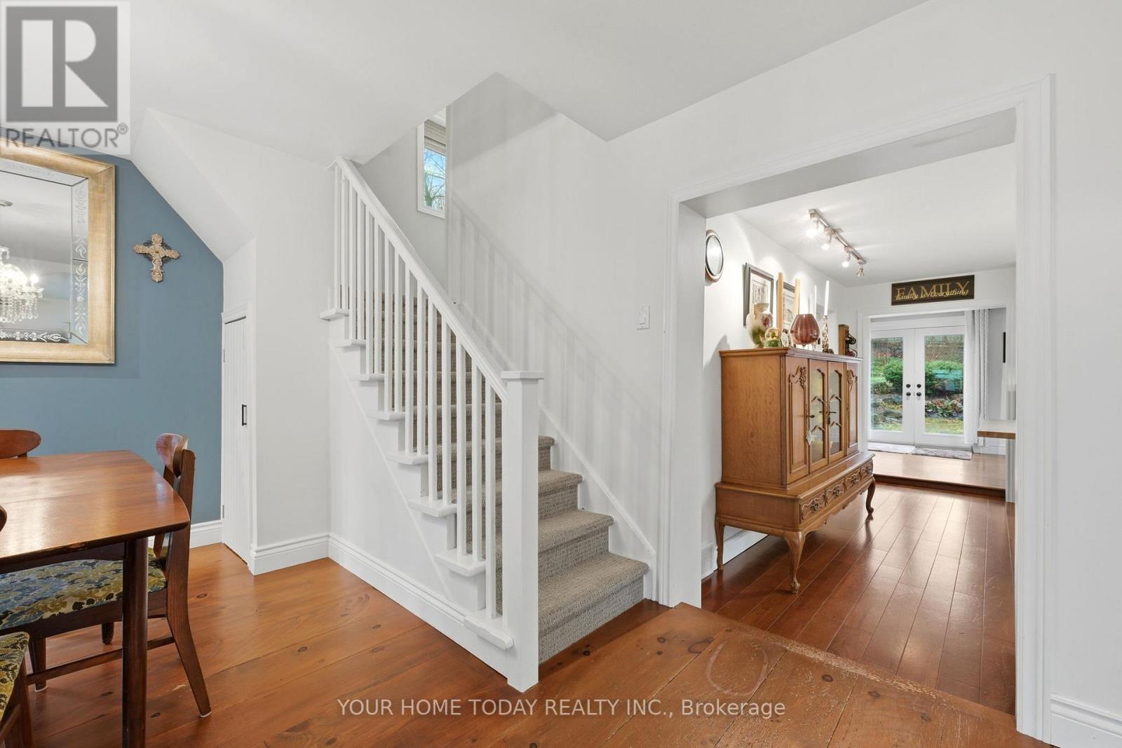 36 Queen Street, Halton Hills, Ontario  L7G 2E6 - Photo 10 - W13041692