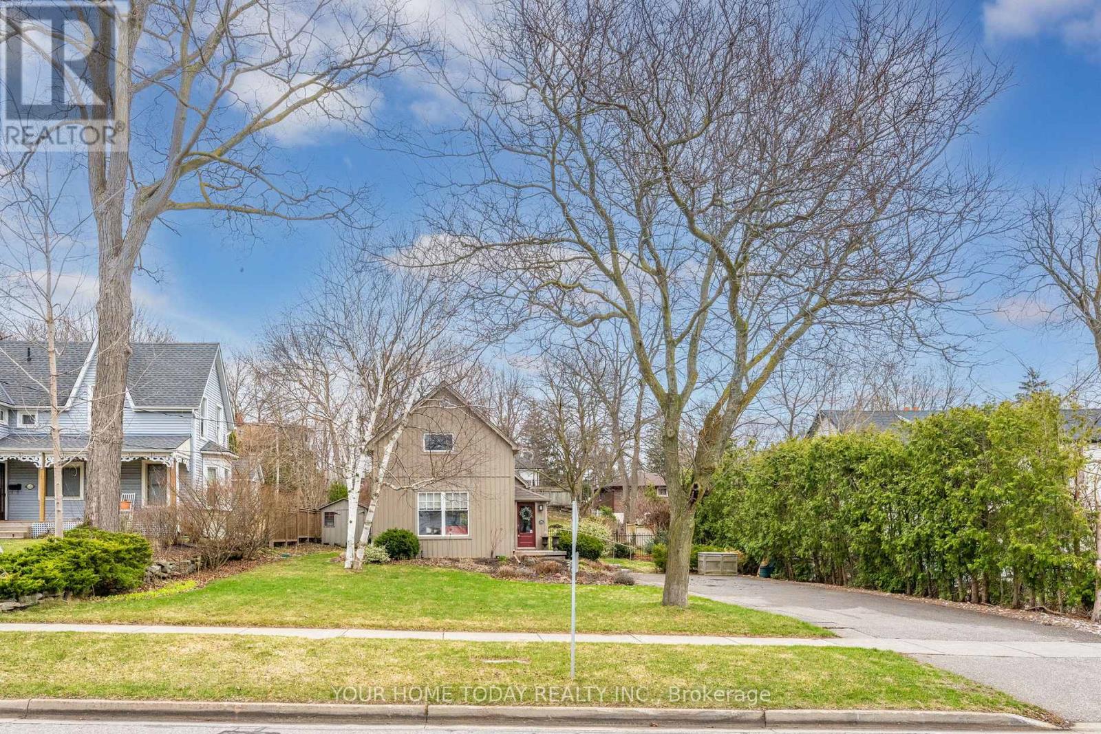 36 Queen Street, Halton Hills, Ontario  L7G 2E6 - Photo 3 - W13041692