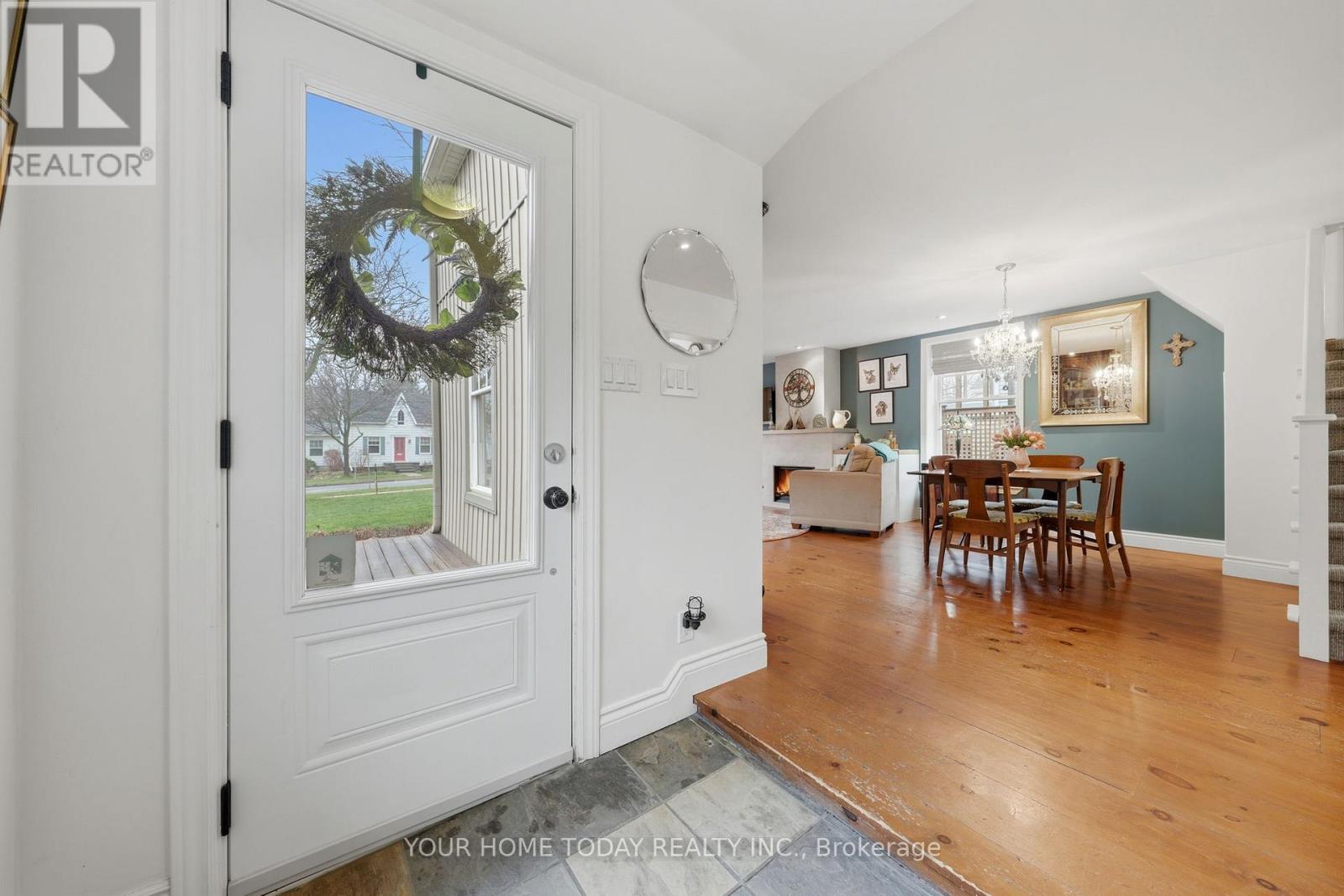 36 Queen Street, Halton Hills, Ontario  L7G 2E6 - Photo 5 - W13041692