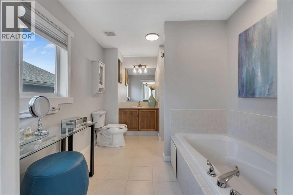 116 Bayside Landing Sw, Airdrie, Alberta  T4B 3E3 - Photo 26 - A2302459