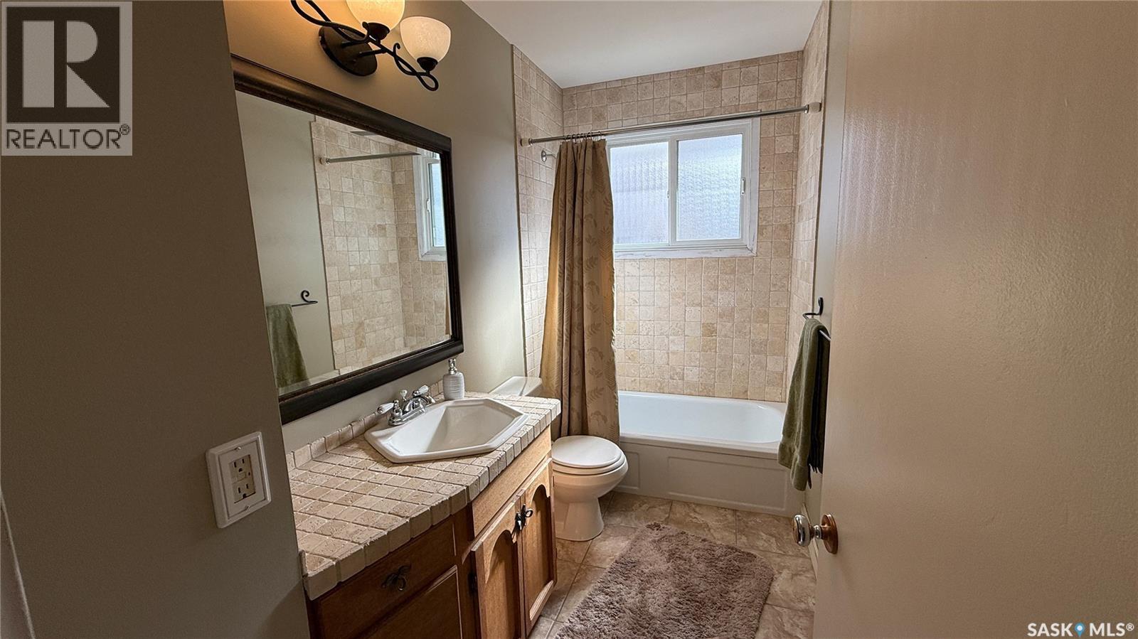 1752 93rd Street, North Battleford, Saskatchewan  S9A 0C8 - Photo 7 - SK033882