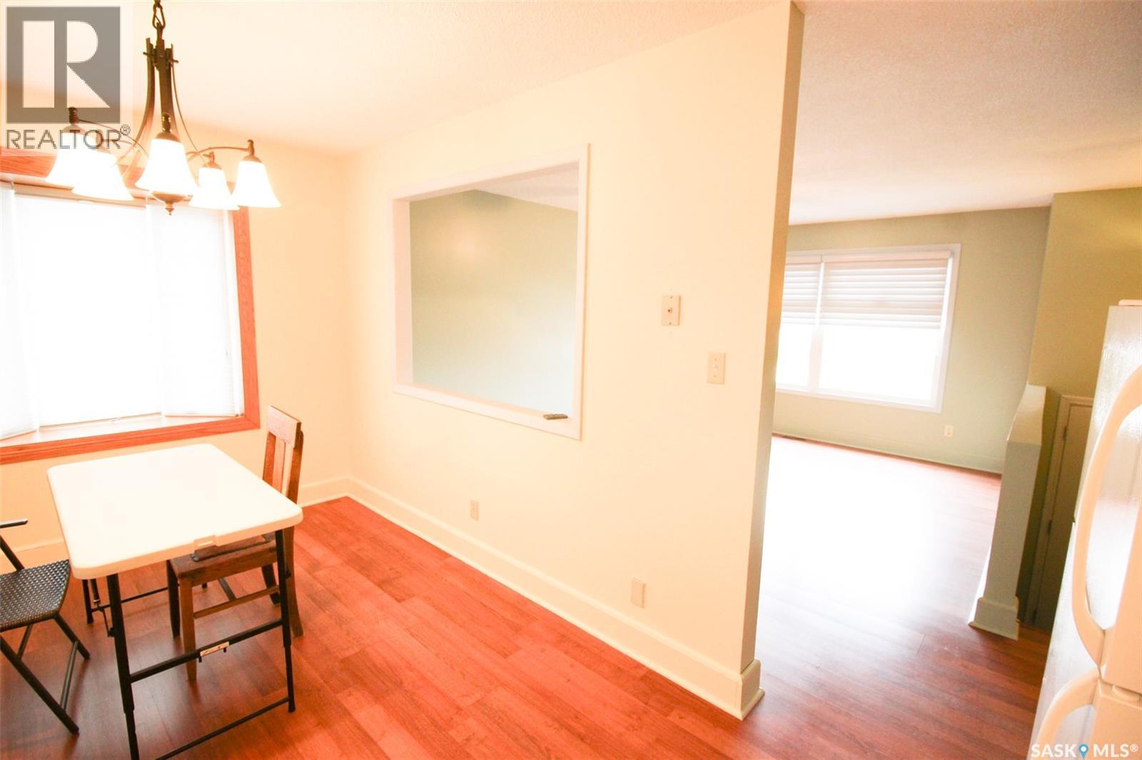 128 1st Street E, Frontier, Saskatchewan  S0N 0W0 - Photo 10 - SK033854