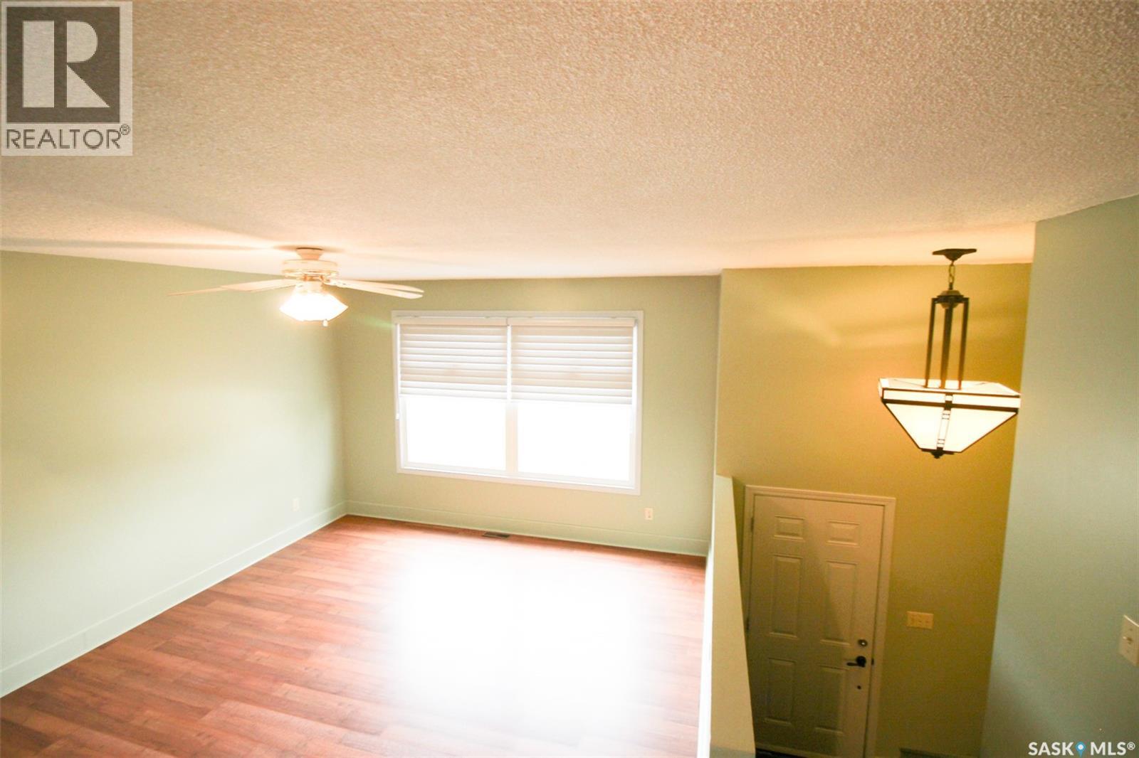 128 1st Street E, Frontier, Saskatchewan  S0N 0W0 - Photo 11 - SK033854