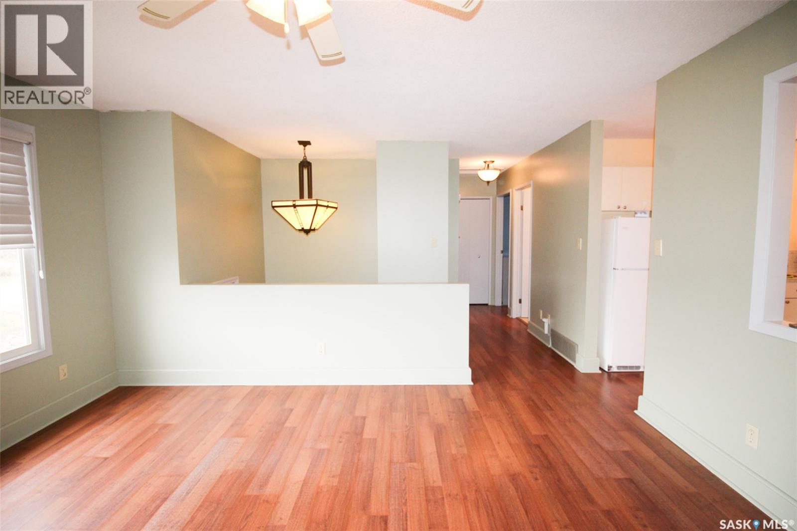 128 1st Street E, Frontier, Saskatchewan  S0N 0W0 - Photo 12 - SK033854