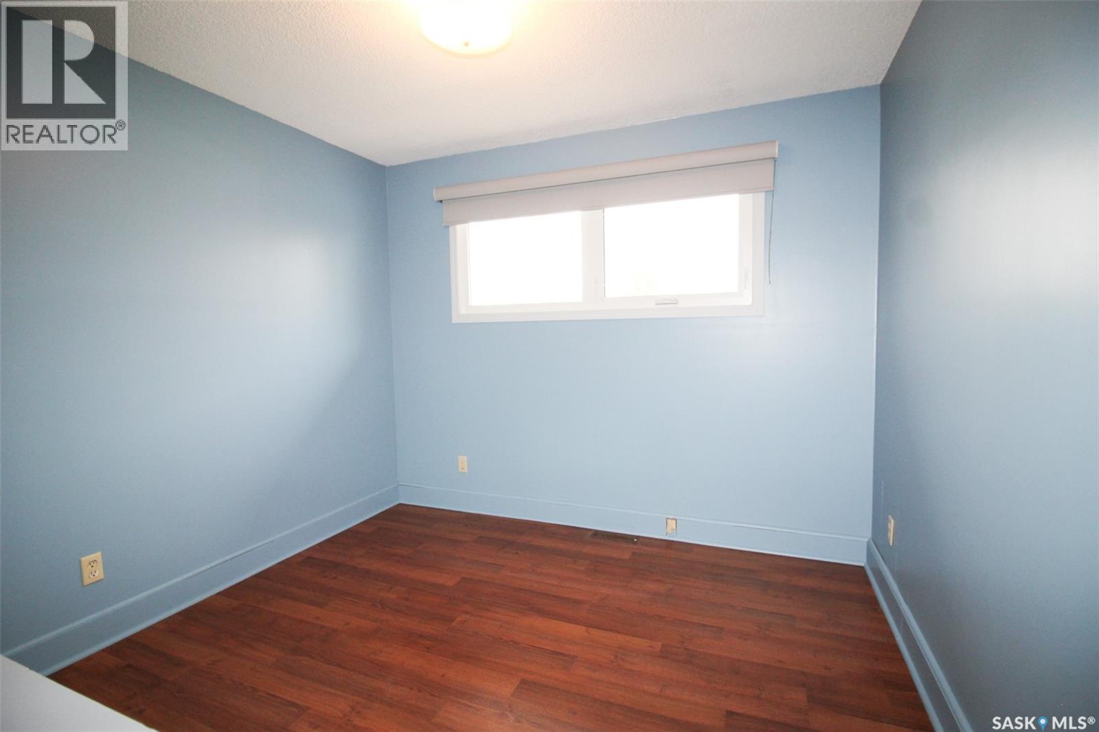 128 1st Street E, Frontier, Saskatchewan  S0N 0W0 - Photo 18 - SK033854