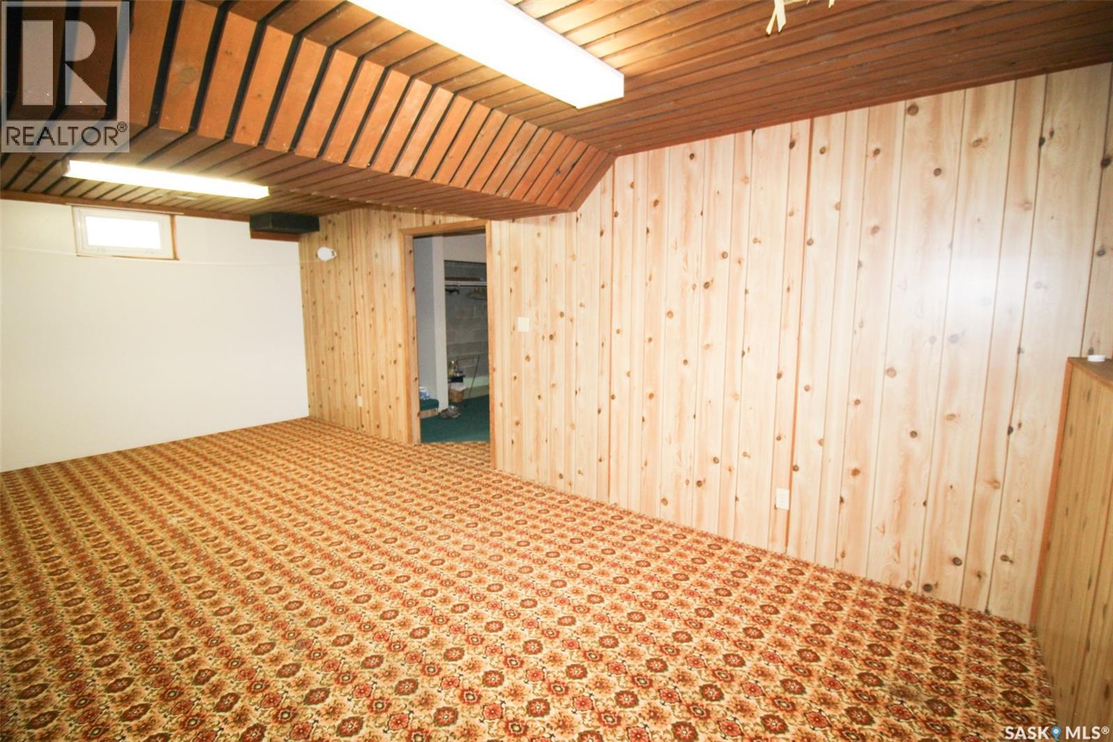 128 1st Street E, Frontier, Saskatchewan  S0N 0W0 - Photo 22 - SK033854