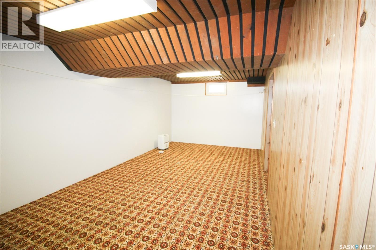 128 1st Street E, Frontier, Saskatchewan  S0N 0W0 - Photo 23 - SK033854