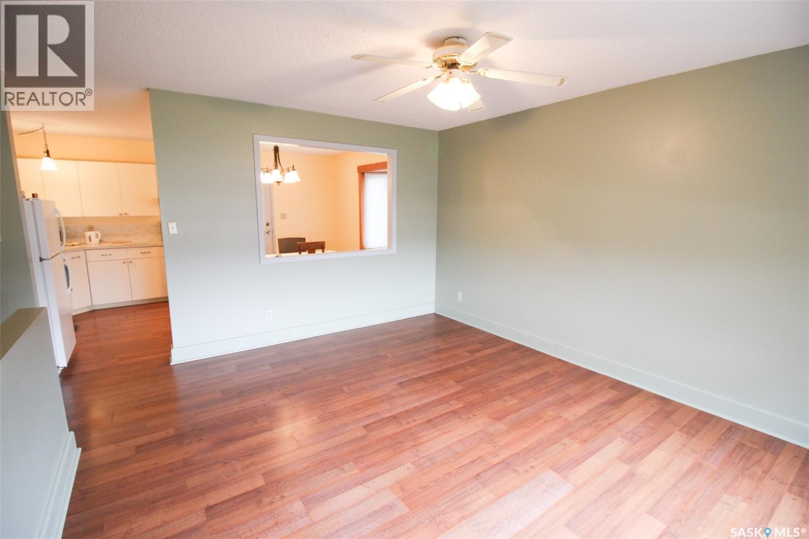 128 1st Street E, Frontier, Saskatchewan  S0N 0W0 - Photo 3 - SK033854