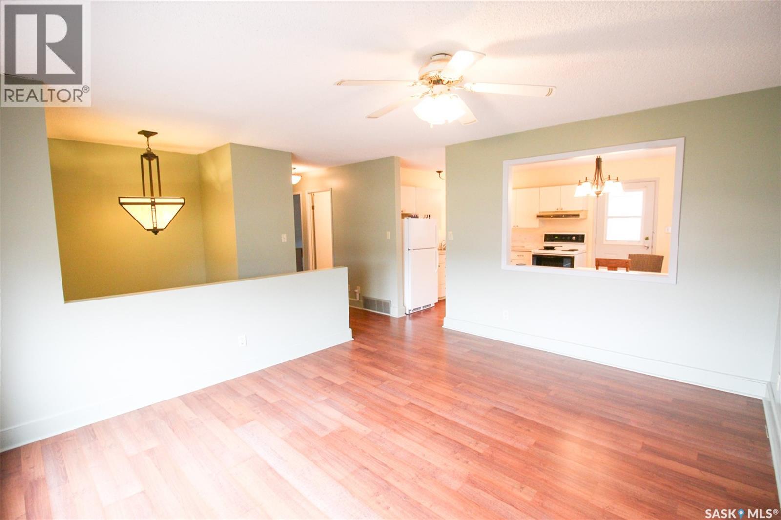 128 1st Street E, Frontier, Saskatchewan  S0N 0W0 - Photo 4 - SK033854