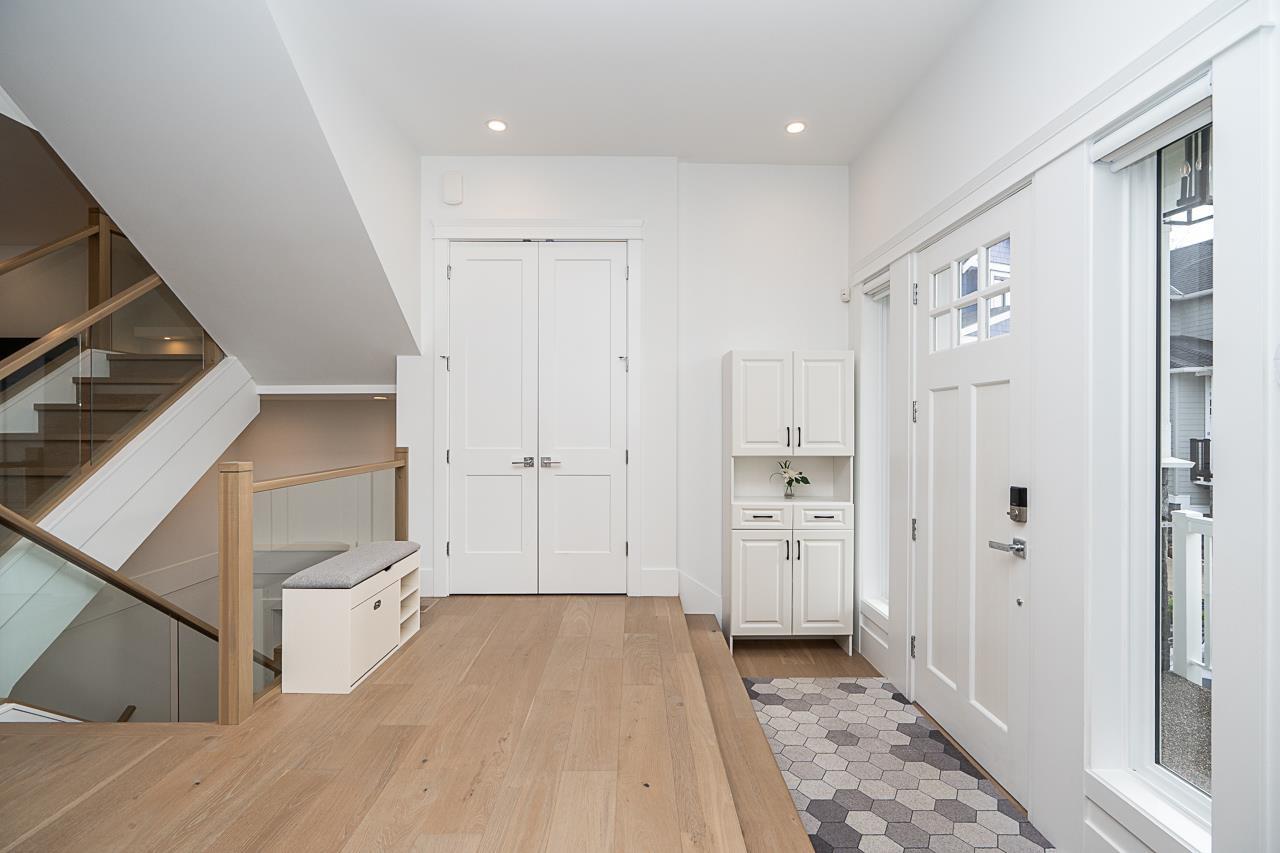 878 163a Street, Surrey, British Columbia  V4A 0B3 - Photo 3 - R3115569