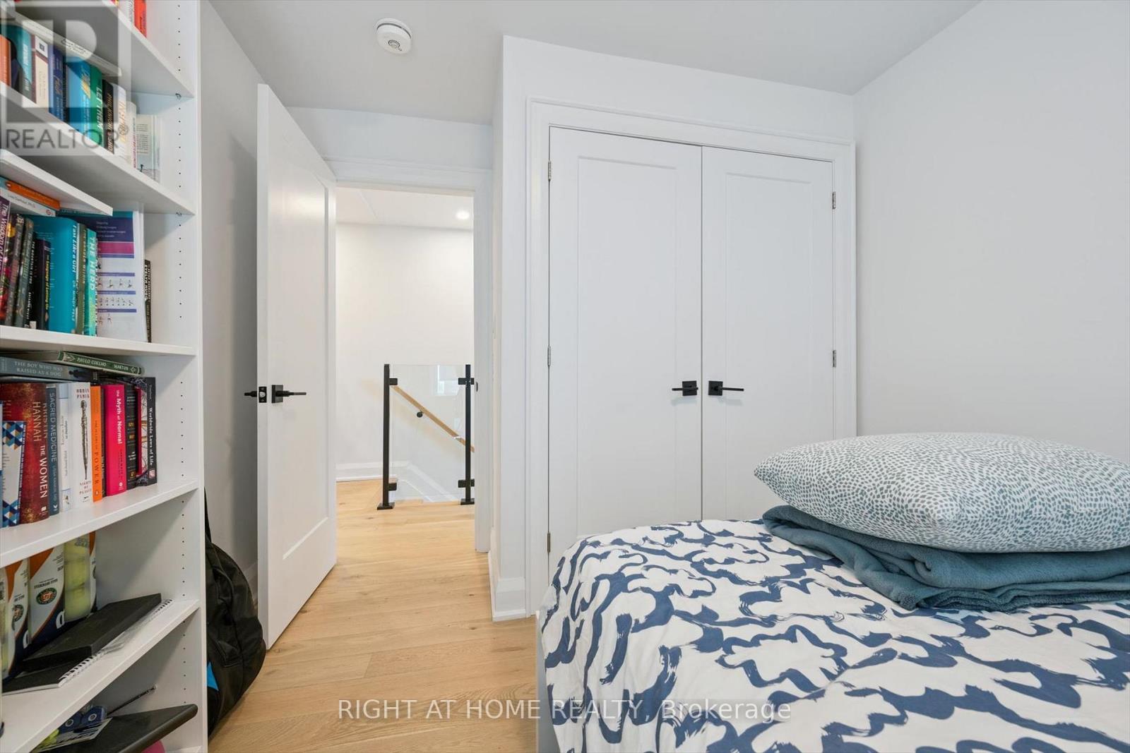 814 Coxwell Avenue, Toronto, Ontario  M4C 3E6 - Photo 19 - E13029938