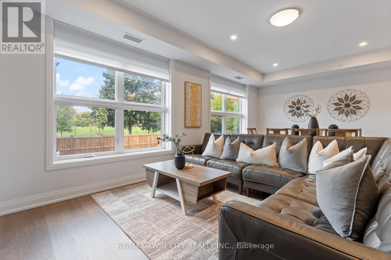 209 - 88 Gibson Street, North Dumfries, Ontario  N0B 1E0 - Photo 3 - X13041578