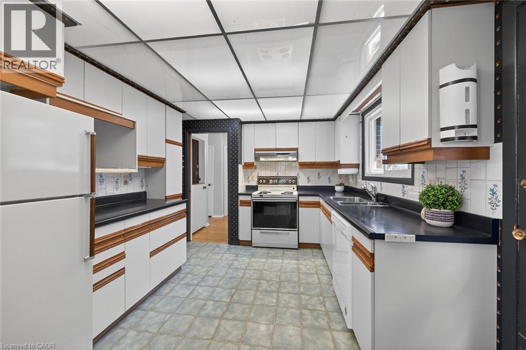 42 Holbrook Road, Hamilton, Ontario  L9C 2H2 - Photo 13 - 40823732