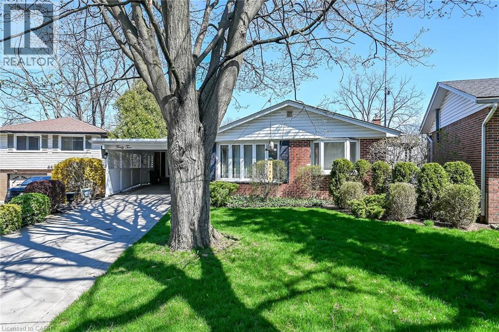 42 Holbrook Road, Hamilton, Ontario  L9C 2H2 - Photo 2 - 40823732