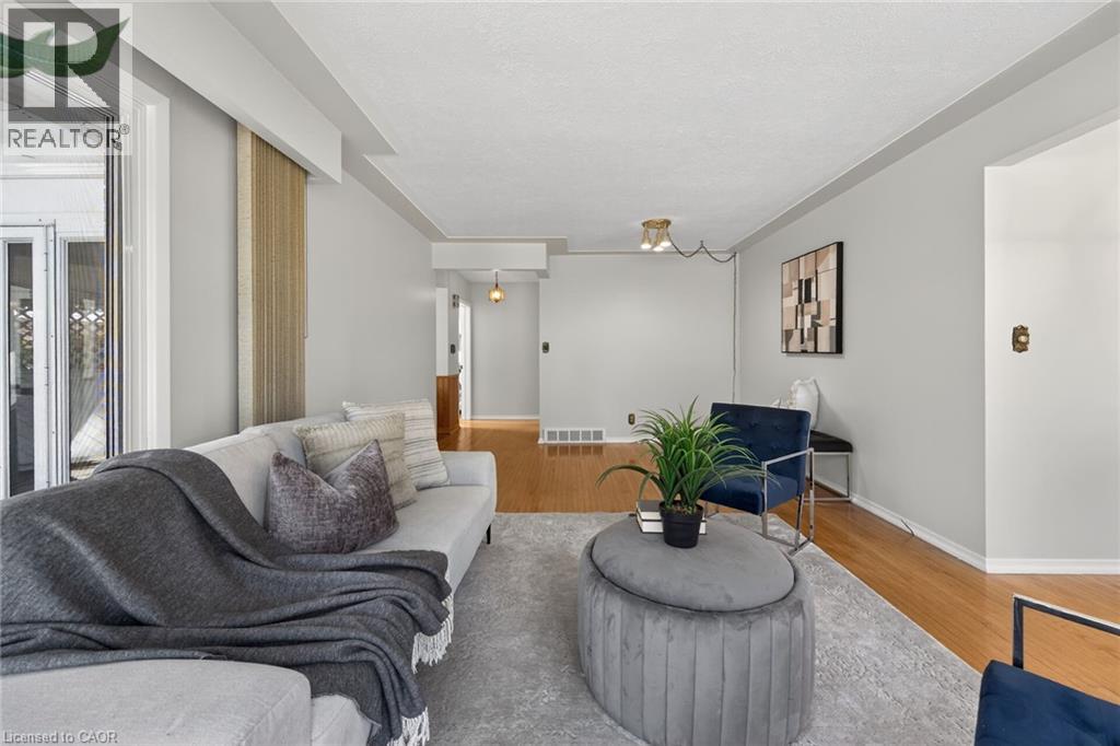 42 Holbrook Road, Hamilton, Ontario  L9C 2H2 - Photo 9 - 40823732