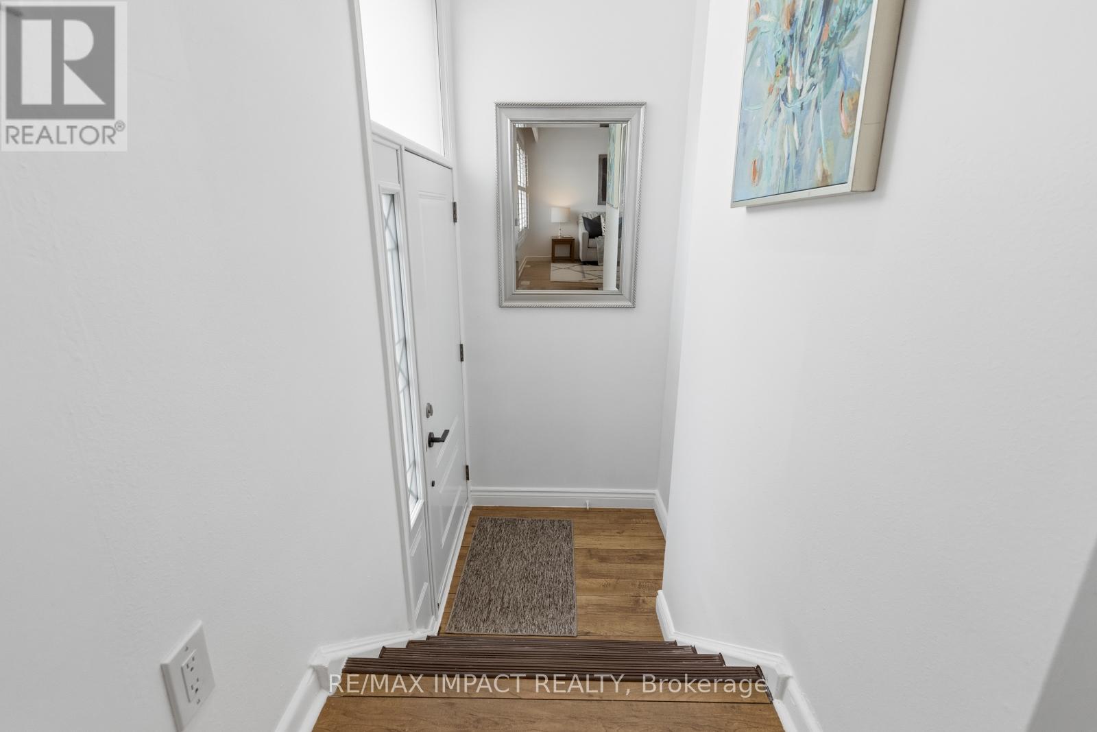 918 Mccullough Drive, Whitby, Ontario  L1N 1C6 - Photo 2 - E13041722