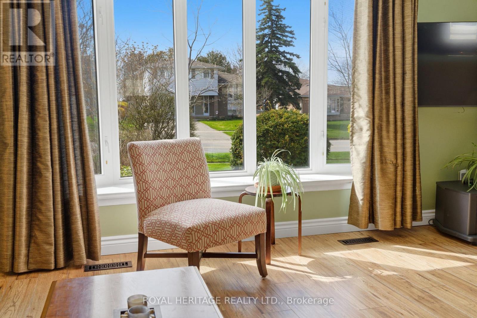 72 Clover Ridge Drive E, Ajax, Ontario  L1S 1G7 - Photo 11 - E13041820