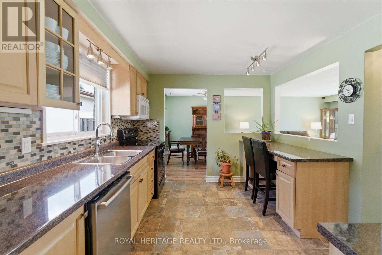 72 Clover Ridge Drive E, Ajax, Ontario  L1S 1G7 - Photo 16 - E13041820