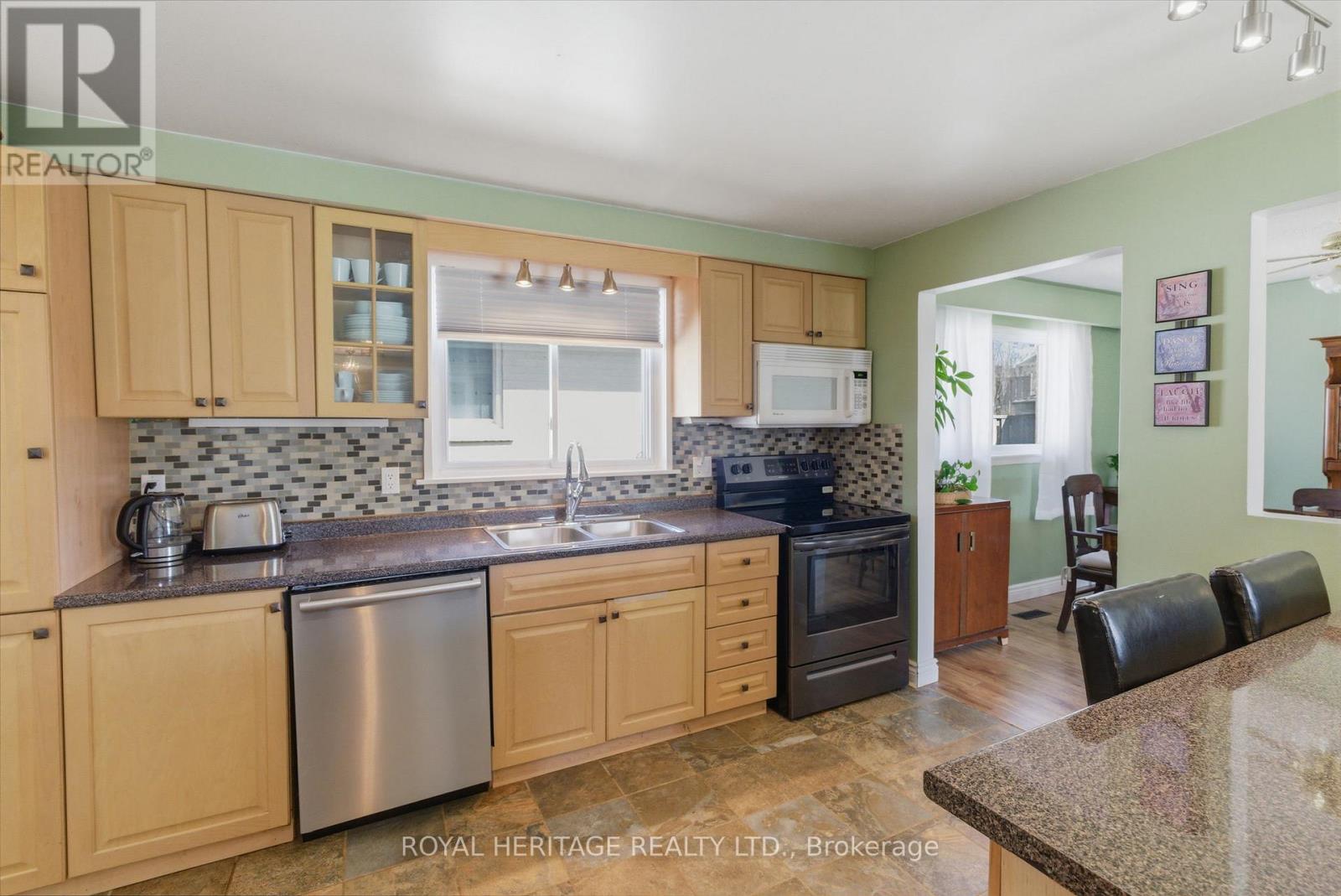 72 Clover Ridge Drive E, Ajax, Ontario  L1S 1G7 - Photo 20 - E13041820