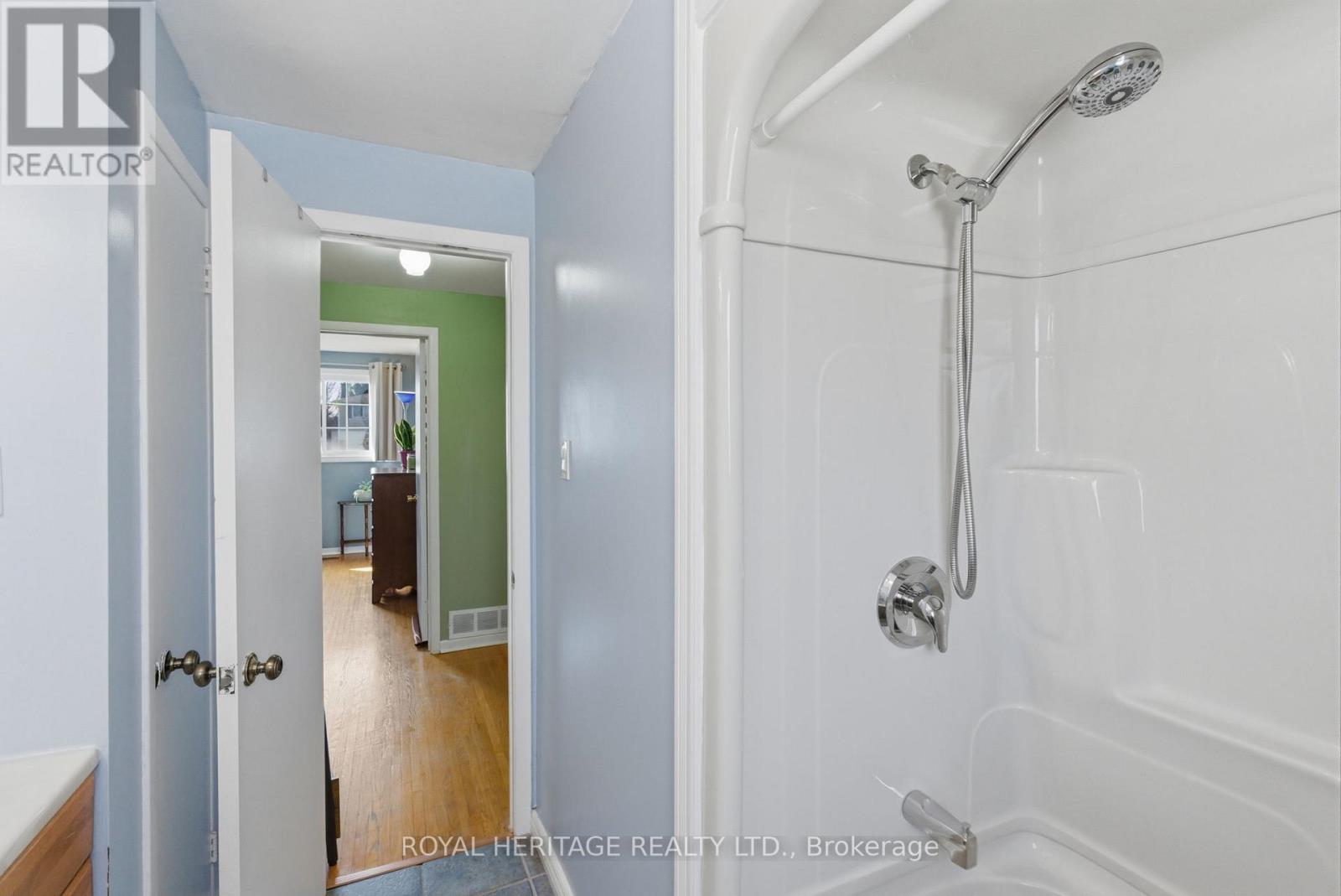 72 Clover Ridge Drive E, Ajax, Ontario  L1S 1G7 - Photo 34 - E13041820