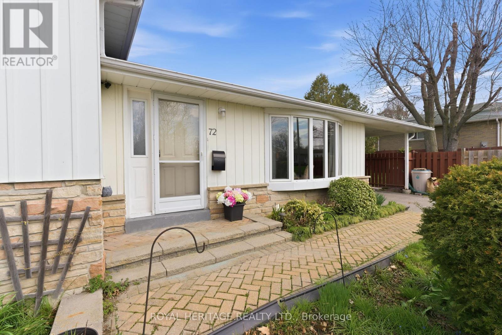 72 Clover Ridge Drive E, Ajax, Ontario  L1S 1G7 - Photo 4 - E13041820