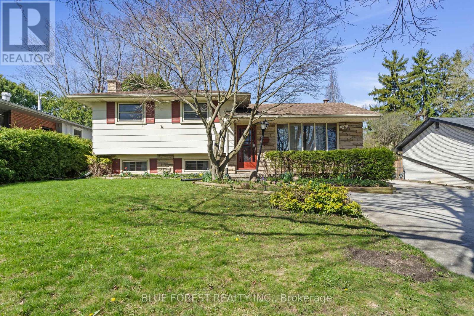 39 Southwood Crescent, London South, Ontario  N6J 1S8 - Photo 1 - X13042014