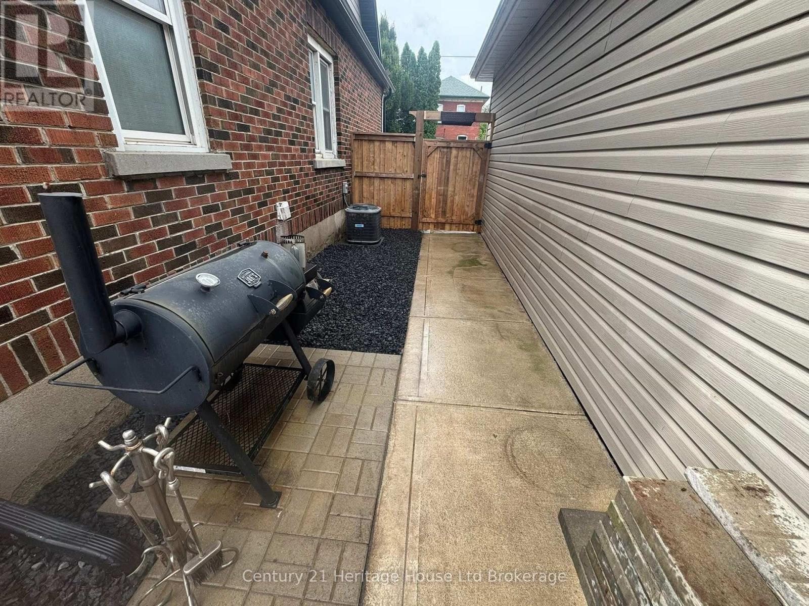 87 Bay Street, Woodstock, Ontario  N4S 3K7 - Photo 28 - X12888922