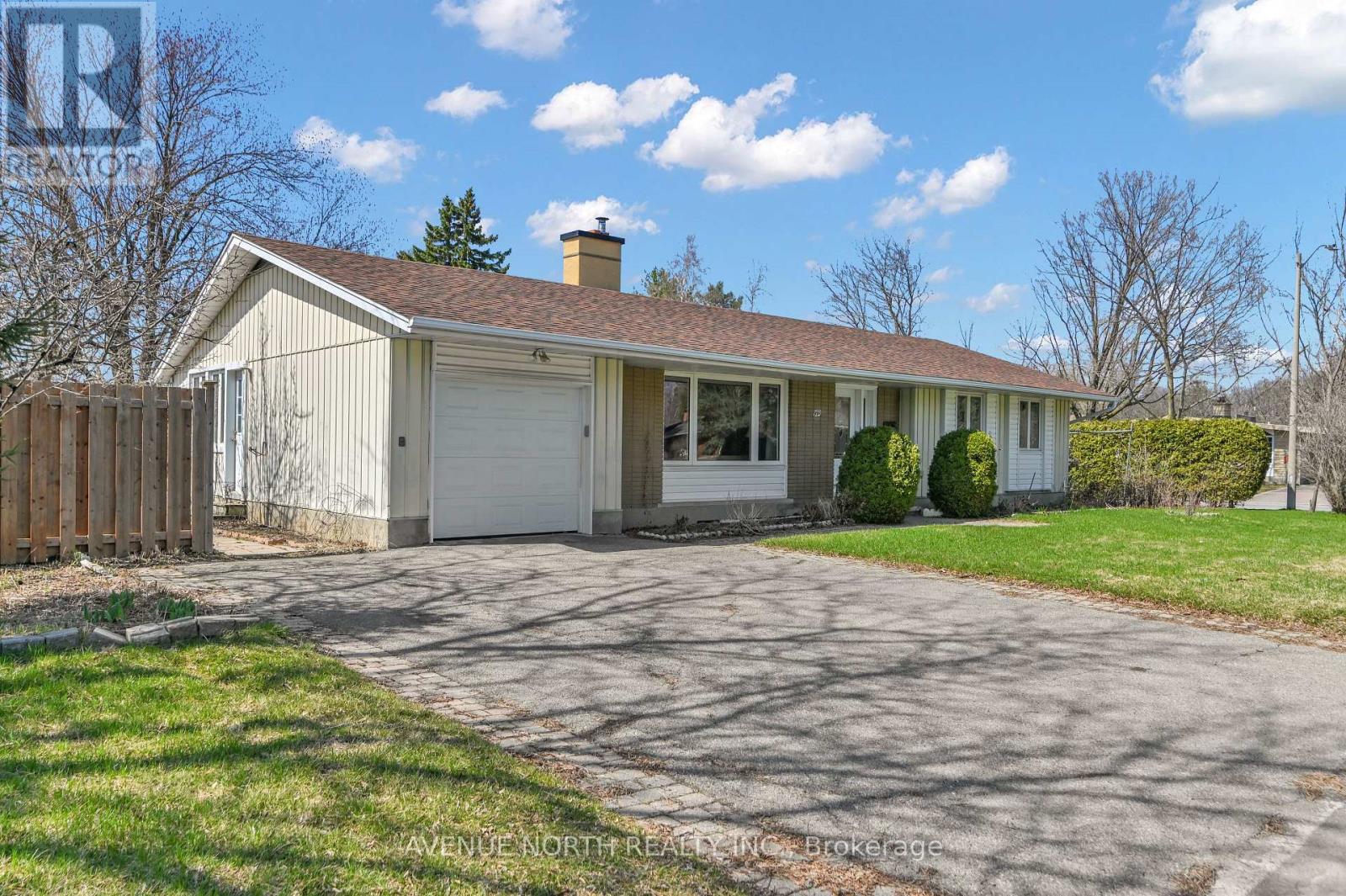 980 Wiseman Crescent, Ottawa, Ontario  K1V 8J4 - Photo 2 - X13041828